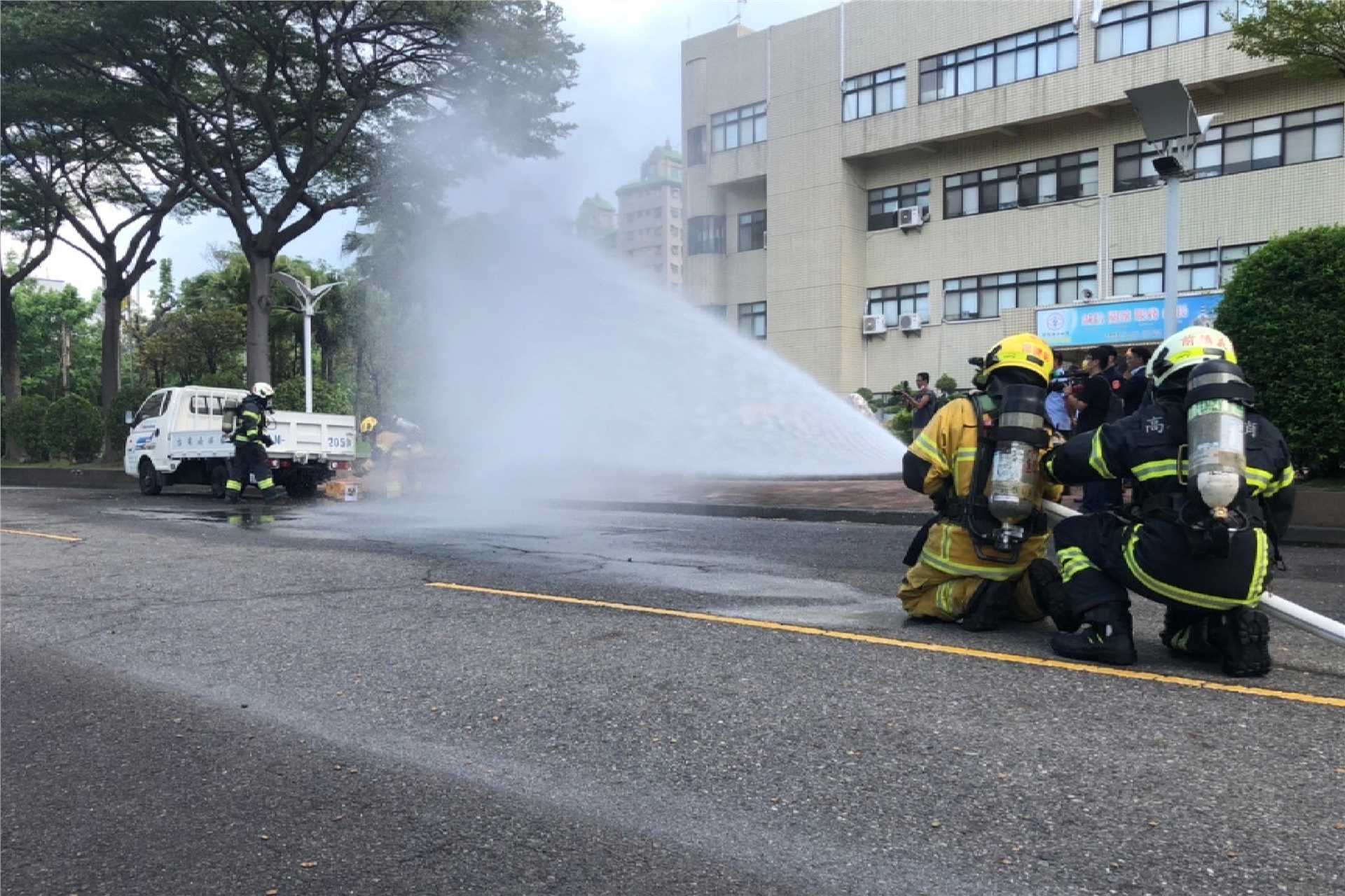 高雄市戰災搶救