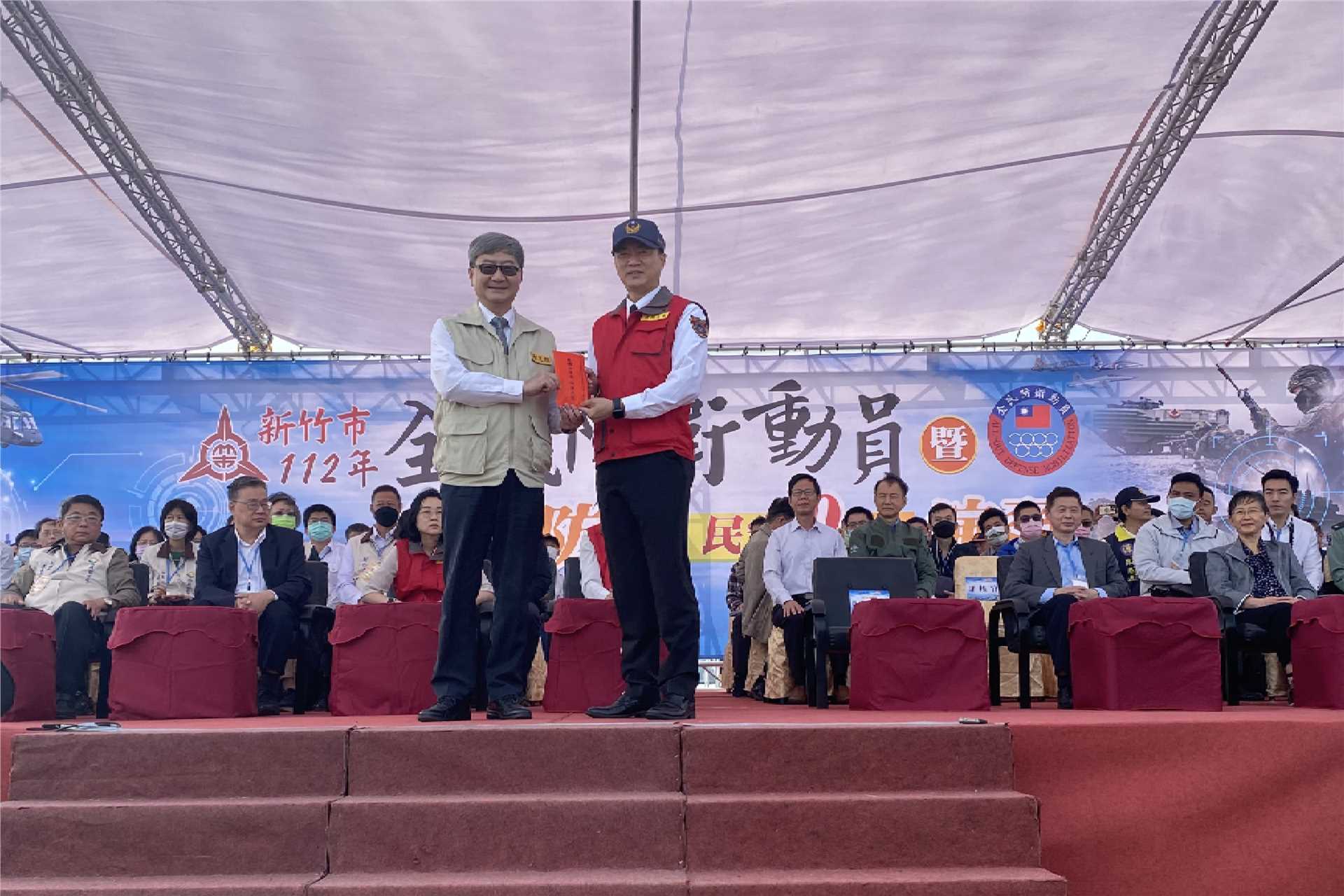 指導官沈副署長頒發加菜金