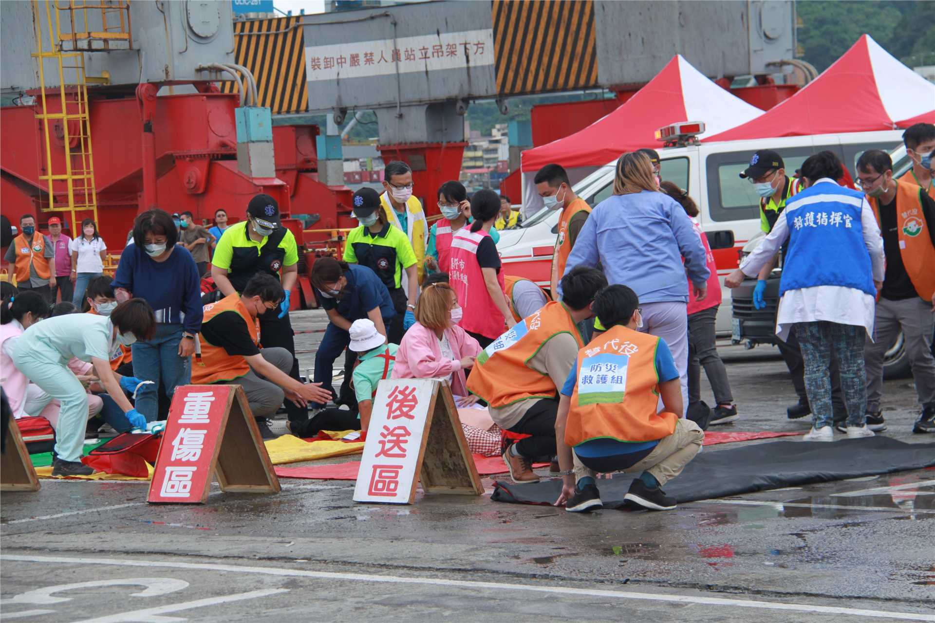 Evacuation of a large number of injured and wounded patients