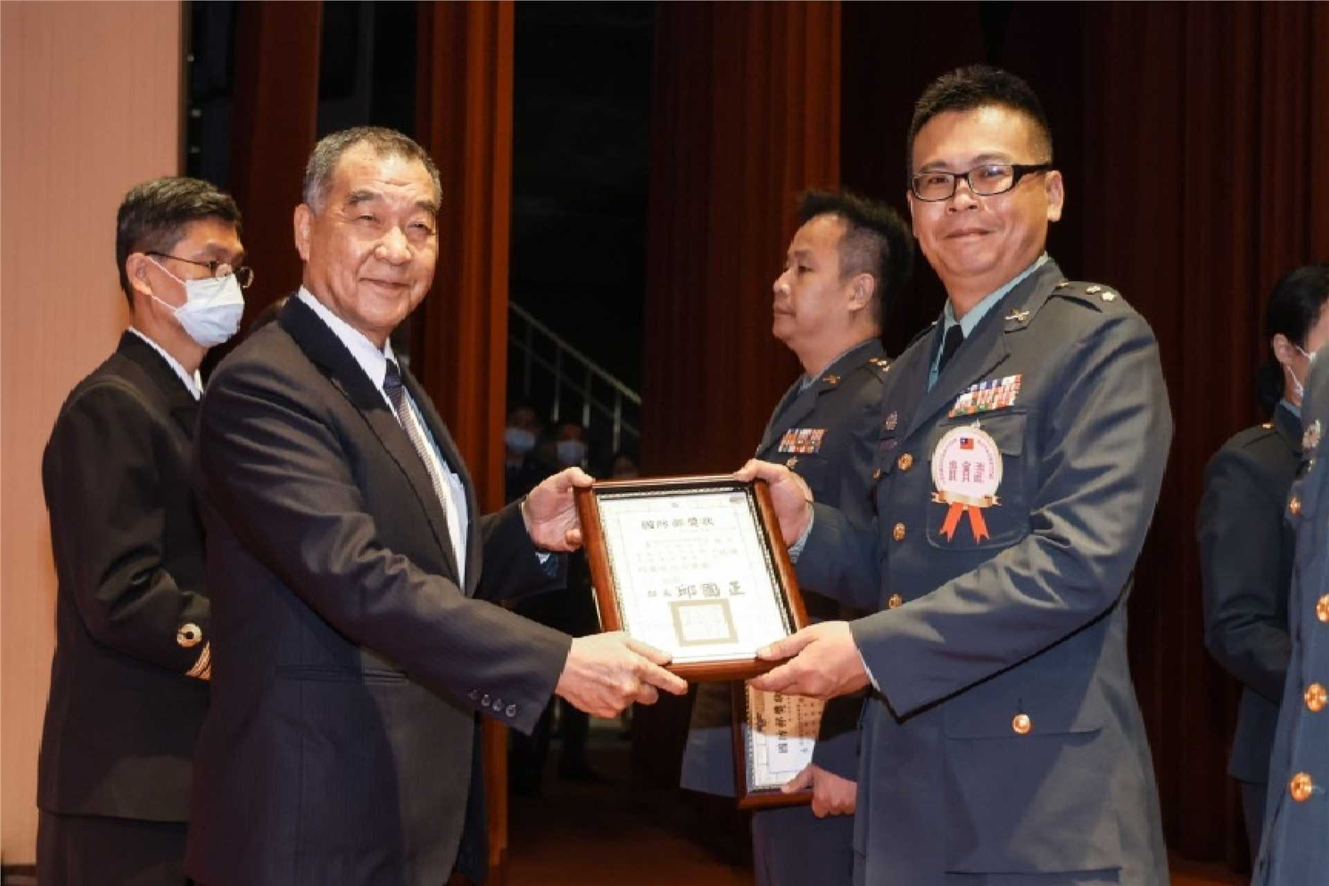 動員績優單位及人員選拔暨表揚頒獎畫面