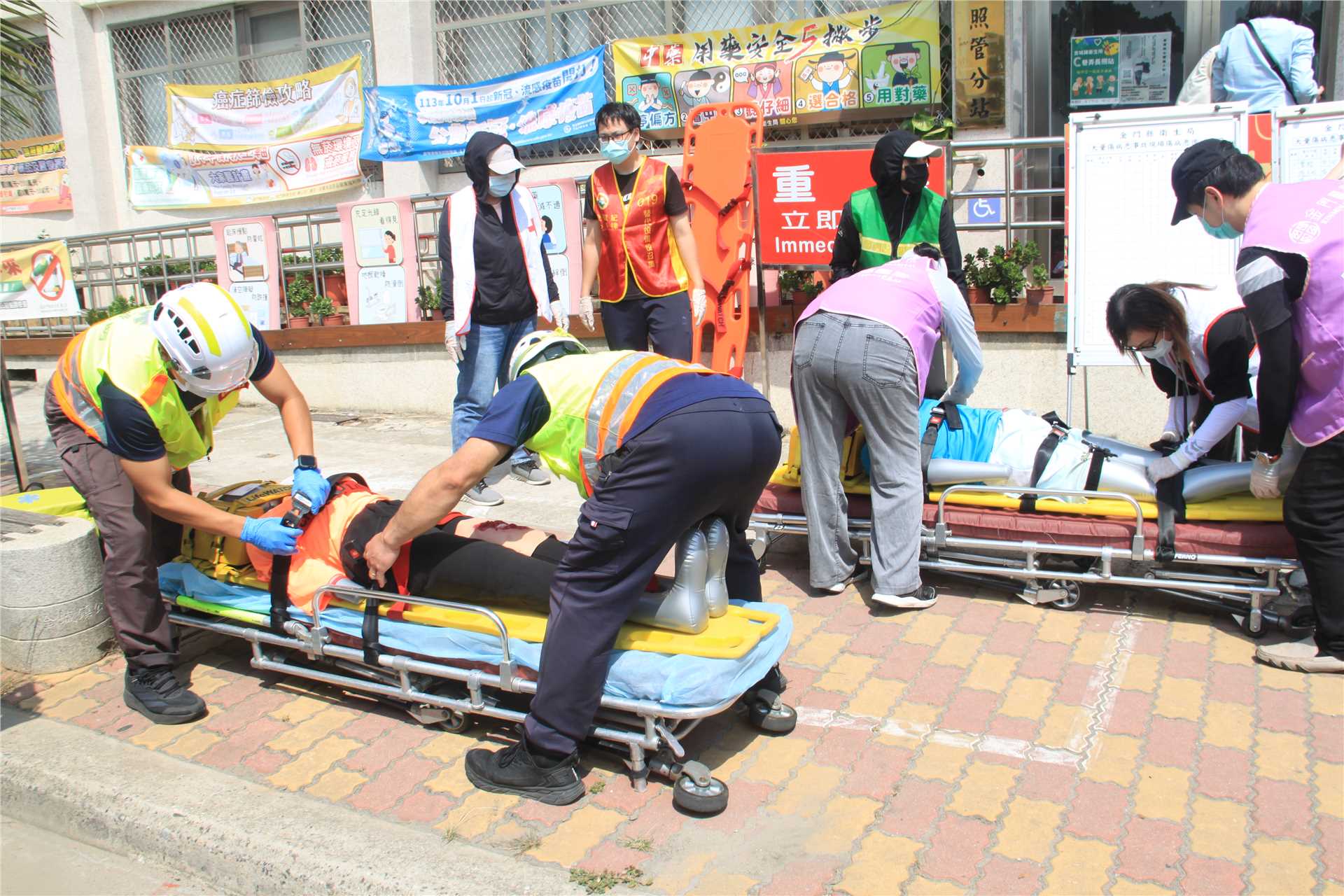 Rescue drill of injured people Rescue drill of injured people