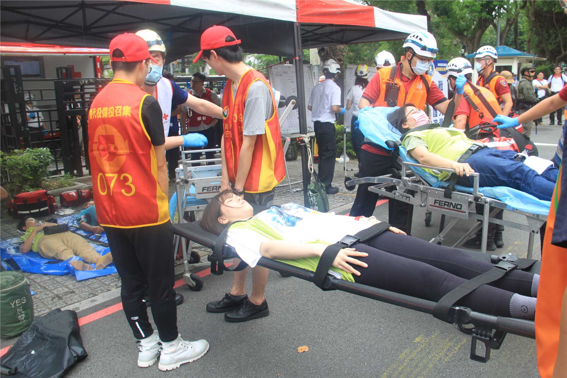 Rescue drill of injured people Rescue drill of injured people