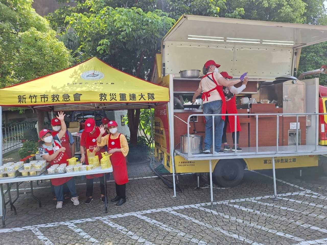 Hsinchu City conducting the establishment of a relief station and a disaster victim sheltering drill at Xiangshan Elementary School. Hsinchu City conducting the establishment of a relief station and a disaster victim sheltering drill at Xiangshan Elementary School.